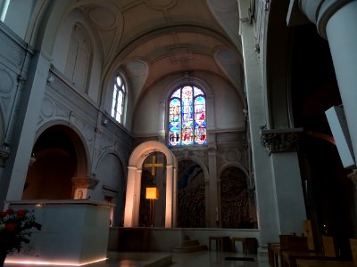Choeur et autel, église Sainte-Geneviève des Grandes Carri… 