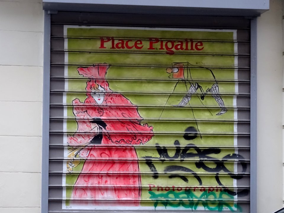 Peinture sur rideau métallique, rue Cavallotti, 18e arr., … 