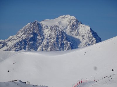 Le Mont Pelvoux, au zoom, depuis la station de Montgenèvre… 
