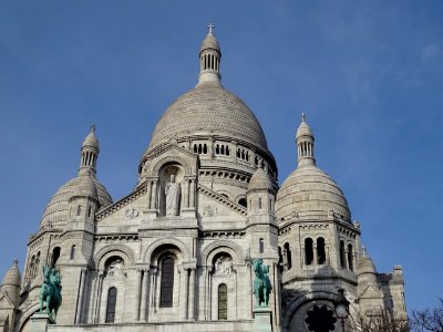 Basilique du Sacré-Cœur de Montmartre, au sommet de la but… 