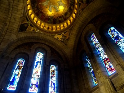 Coupole et vitraux, basilique du Sacré-Cœur de Montmartre,… 