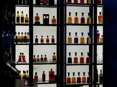 Vitrine de la Maison du Whisky, 20 rue d'Anjou, 8e arr., P… 
