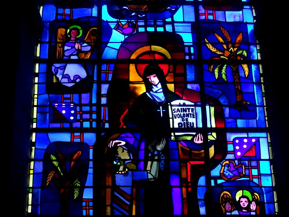 Détail d'un vitrail dans le choeur, cathédrale Notre-Dame … 