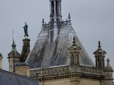 Détail des toitures, Le château de Chantilly, Oise 