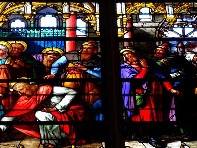 Détail d'un vitrail, cathédrale Notre-Dame de Senlis, Oise… 