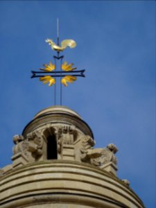 Détail du sommet de l'église Saint-Pierre, en réfection, S… 