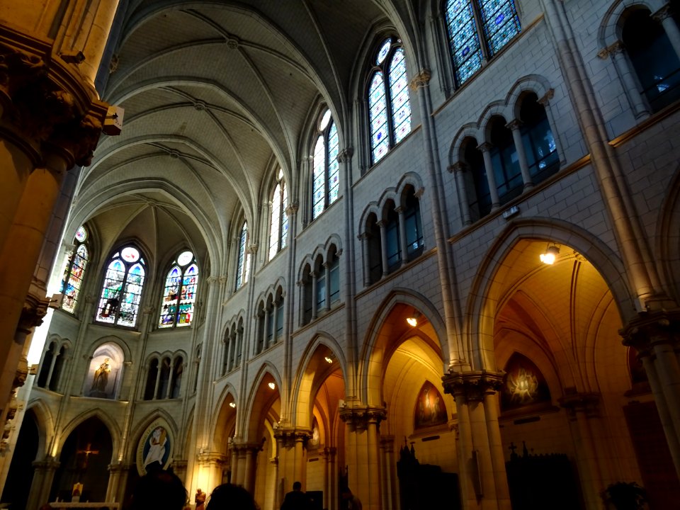 Nef, église Saint-André-de-l'Europe, 24 bis rue Saint-Péte… 