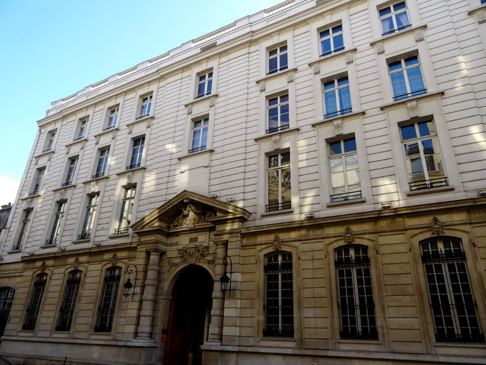 L'hôtel Perrinet de Jars, 33 rue du Faubourg-Saint-Honoré,… 