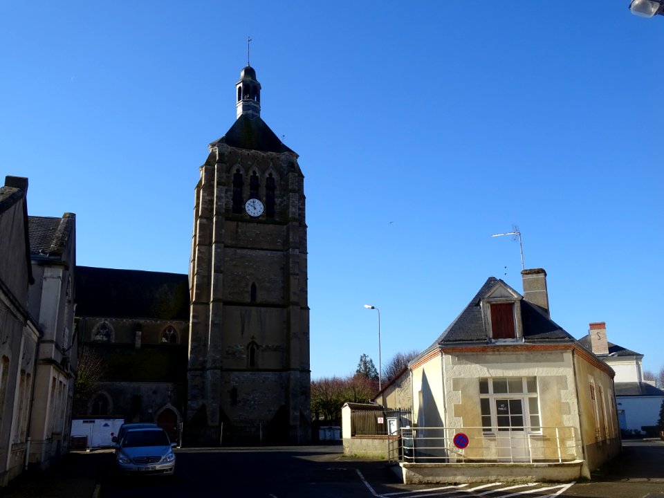 Eglise Saint-Symphorien, XVè siècle avec un rare clocher f… 