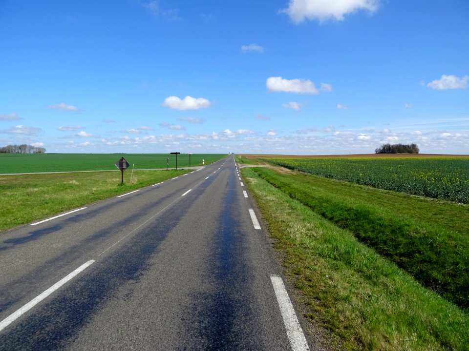 Route D410 entre Malesherbes et Tousson, Seine-et-Marne 
