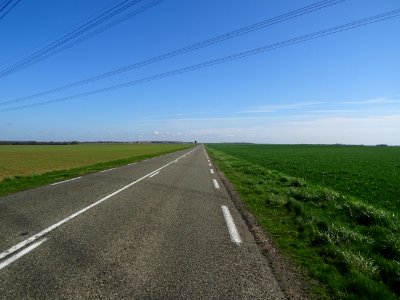 RD2152 ou N152, dans la longue ligne droite avant Coudray,… 