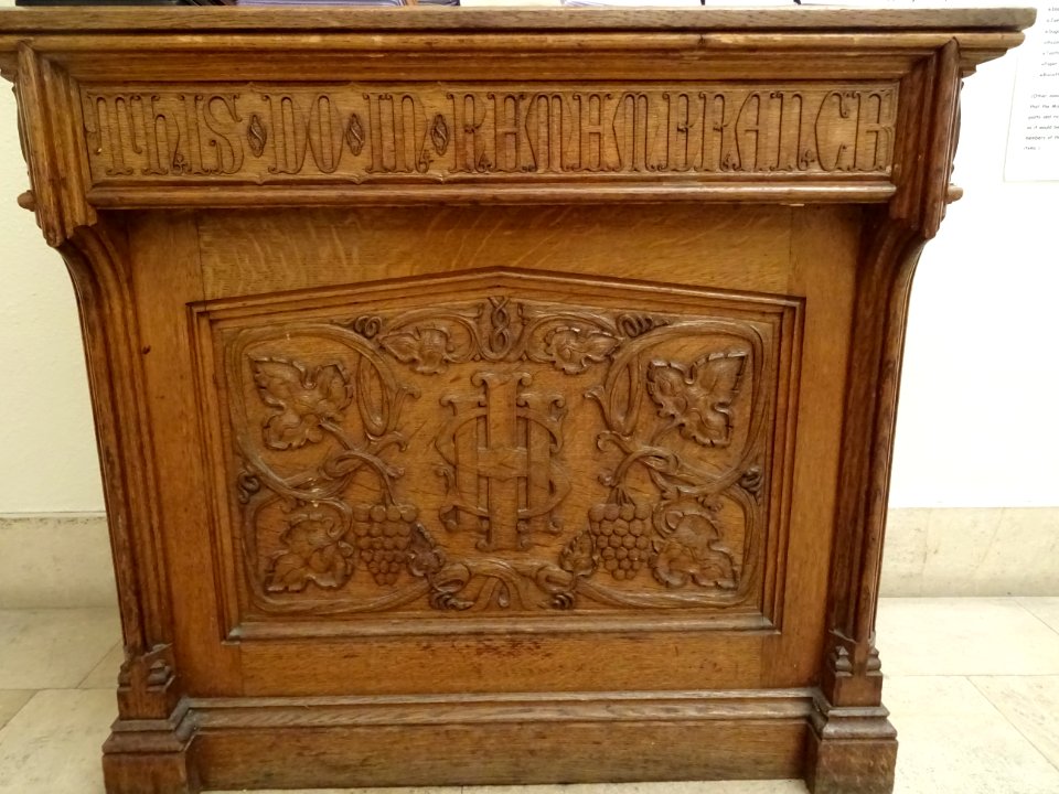 Console en bois This do in remanbrance, à l'intérieur de… 
