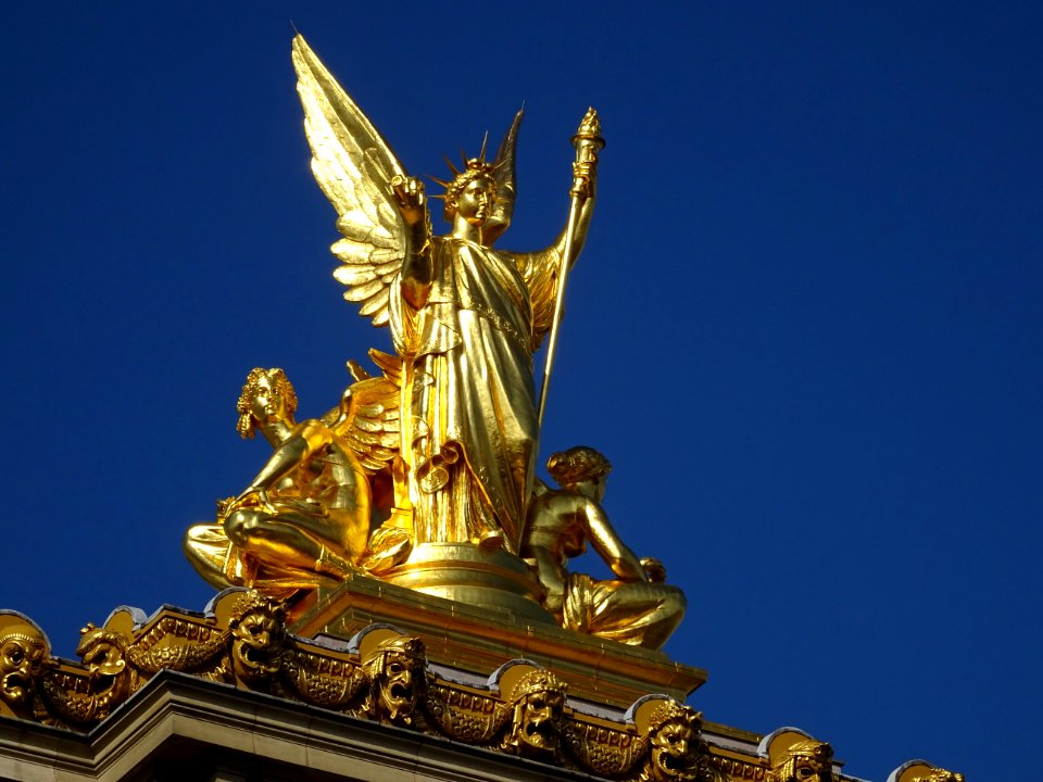 Groupe en bronze doré, La Poésie par Charles Gumery (182… 
