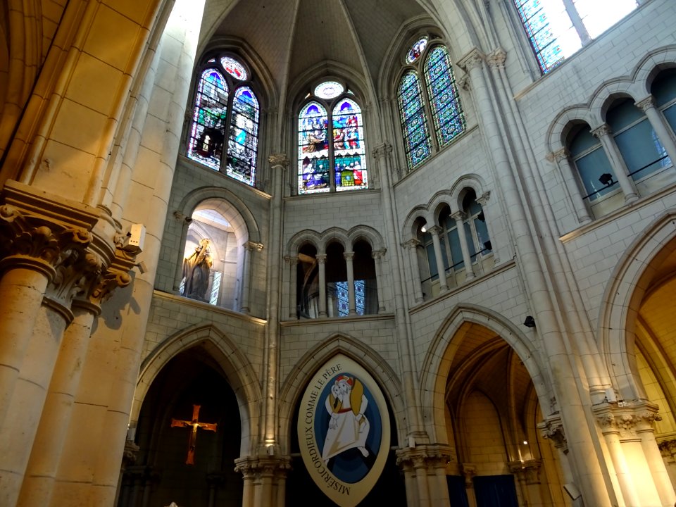 Nef, église Saint-André-de-l'Europe, 24 bis rue Saint-Péte… 