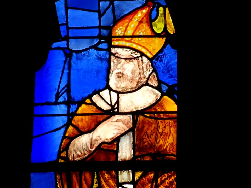 Détail d'un vitrail, cathédrale Notre-Dame de Senlis, Oise… 