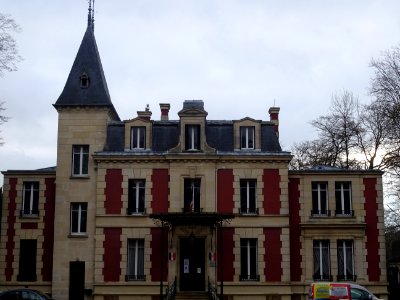 La mairie de La Chapelle-en-Serval, Oise, établie en 1978 … 