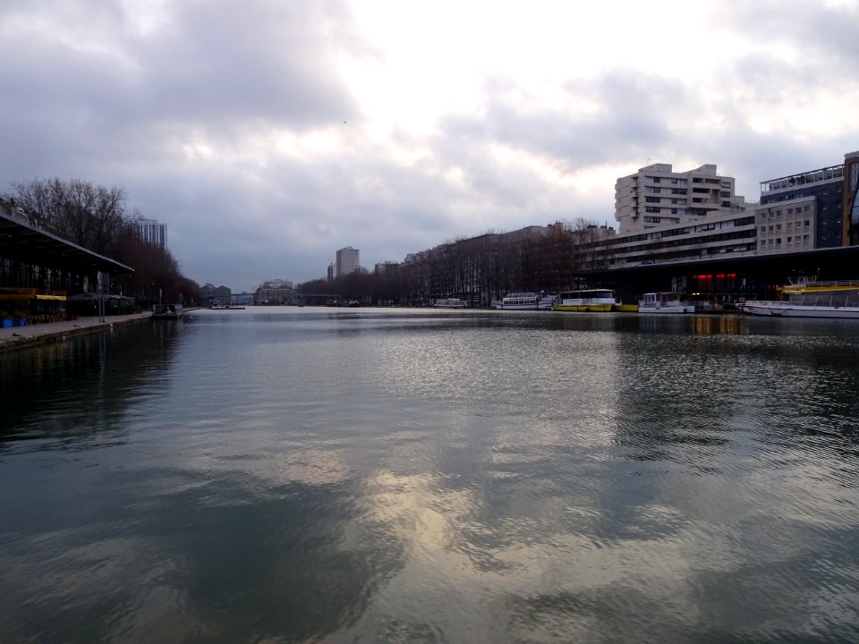Bassin de la Villette, vu depuis le Quai de la Seine, 19e … 