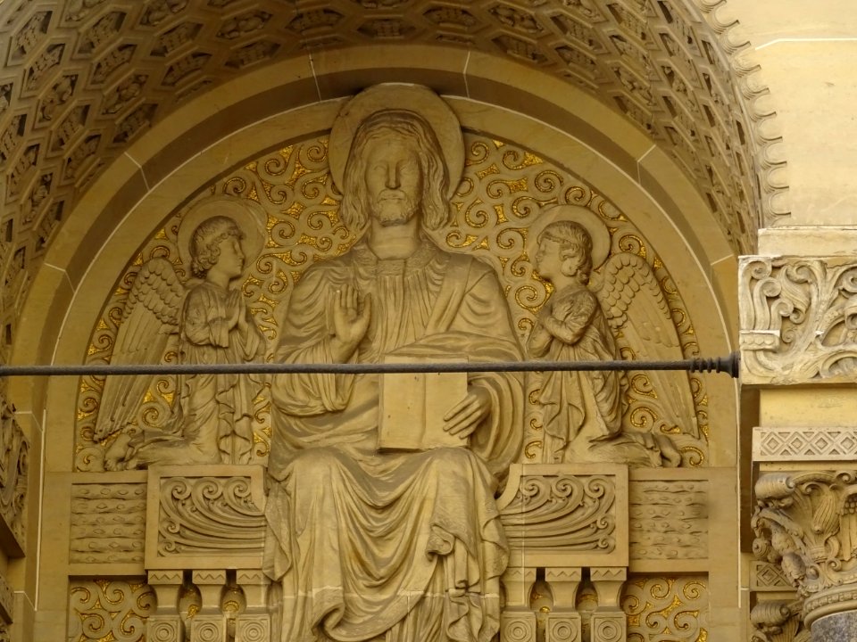 Fronton de la Cathédrale arménienne Saint-Jean-Baptiste, 1… 