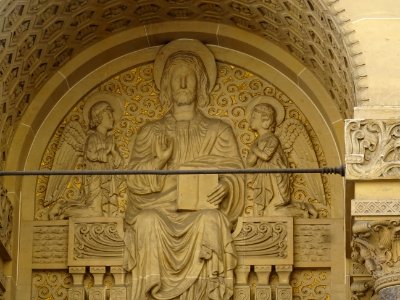 Fronton de la Cathédrale arménienne Saint-Jean-Baptiste, 1… 