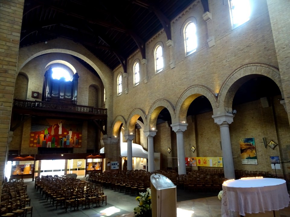 Nef de l'Eglise Notre-Dame-du-Rosaire, 194 rue Raymond-Los… 