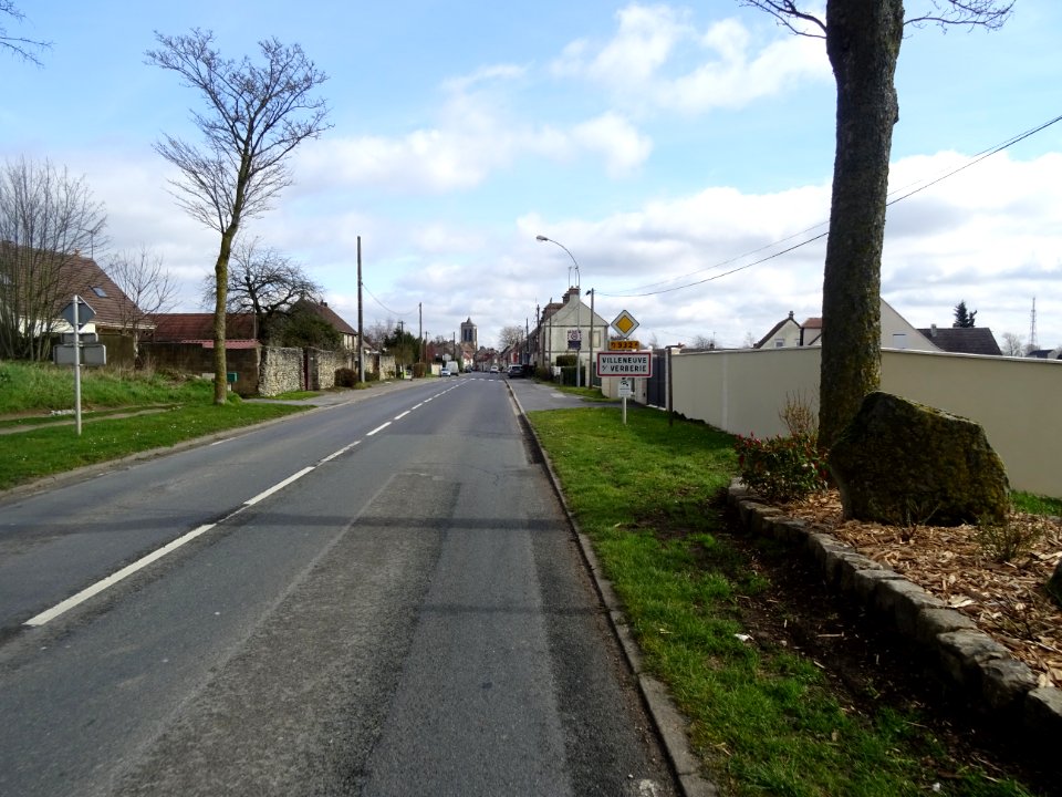 A l'entrée de Villeneuve Sur Verberie, Oise 