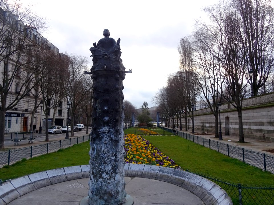 Sculpture, au début de l'avenue de Flandres, 19e arr., Par… 