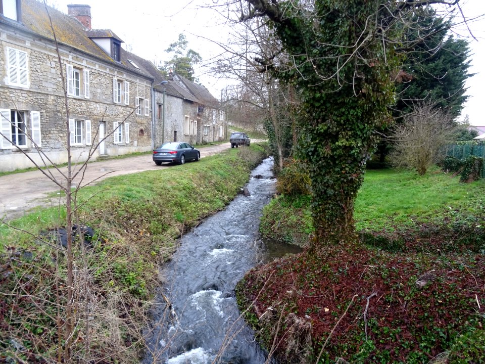 Ru La Thève, hameau de Montgrésin, Oise 