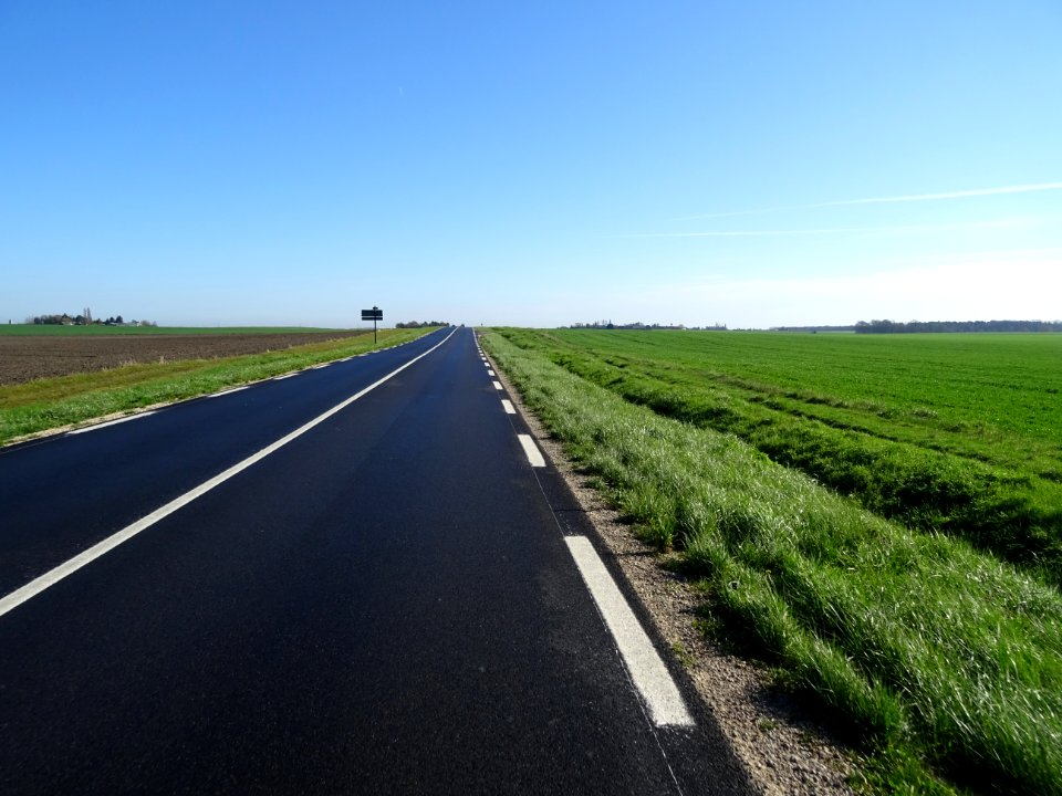Route de Pithiviers, N152, depuis Chilleurs-aux-Bois en al… 