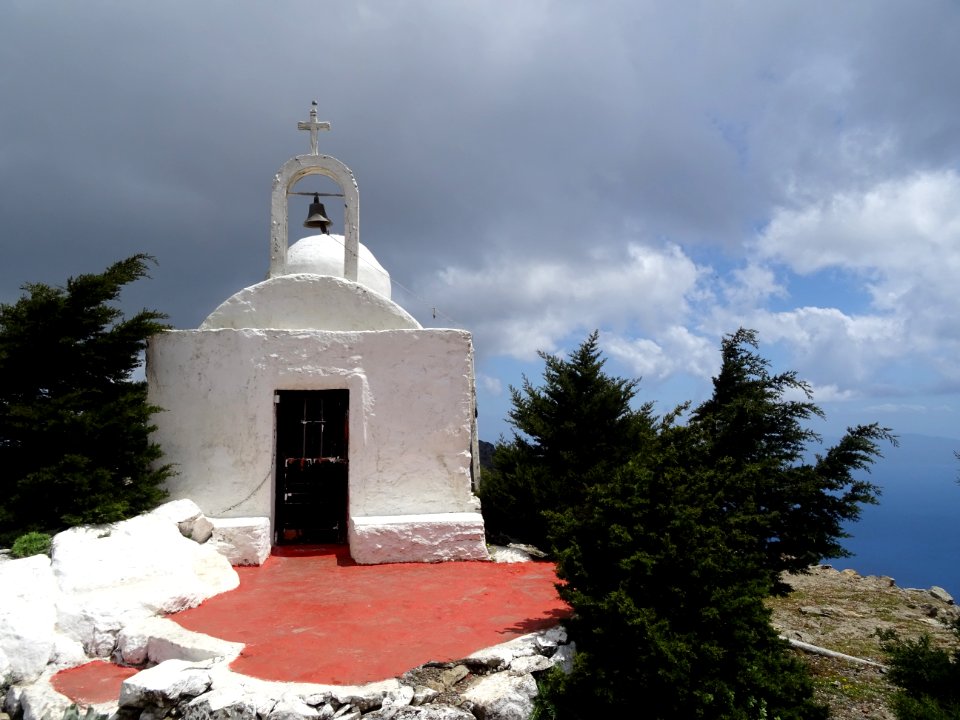 La chapelle Christos Dikaios (Christ le Juste) au sommet d… 