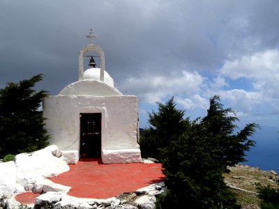 La chapelle Christos Dikaios (Christ le Juste) au sommet d… 