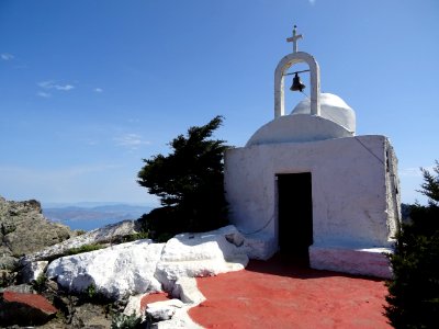 La chapelle Christos Dikaios (Christ le Juste) au sommet d… 