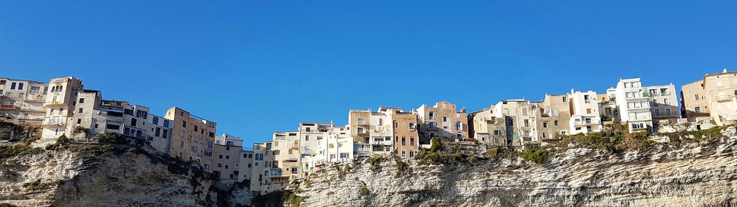 Bonifacio cliff edge photo