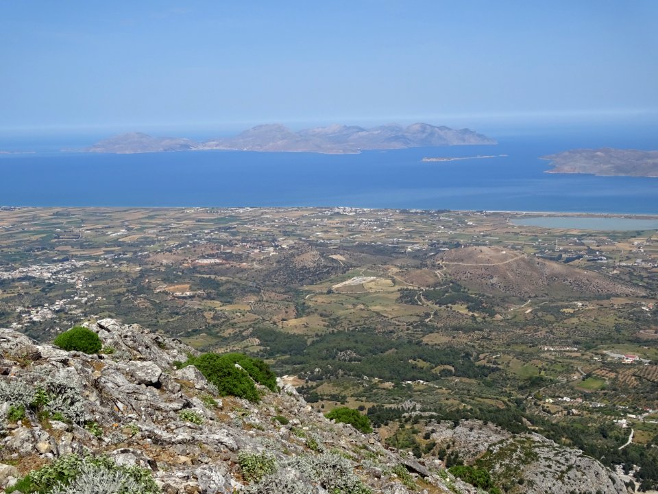 Vue depuis le Mont Dikeos vers l'ile de Kalimnos 