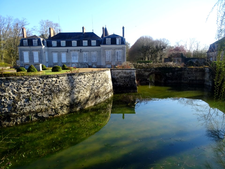 Château de la Mothe et ses douves, XVIe et XVIIe siècles, … 