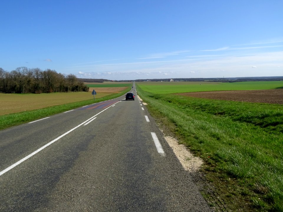 Route D2152 ou N152 entre Le Coudray et Malesherbes, Loire… 