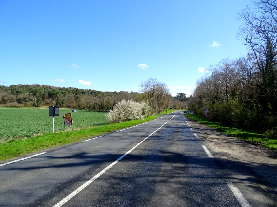 Route D410 entre Malesherbes et Tousson, Seine-et-Marne 