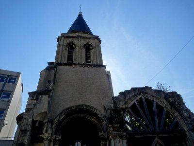 Vestiges de l'ancienne église Saint-Pierre-Saint-Paul, Col… 
