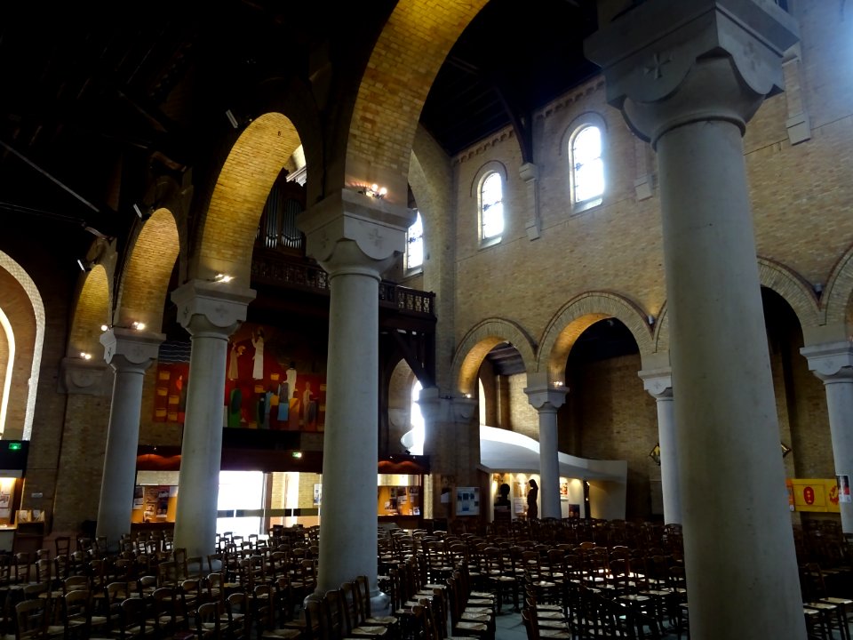 Nef de l'Eglise Notre-Dame-du-Rosaire, 194 rue Raymond-Los… 