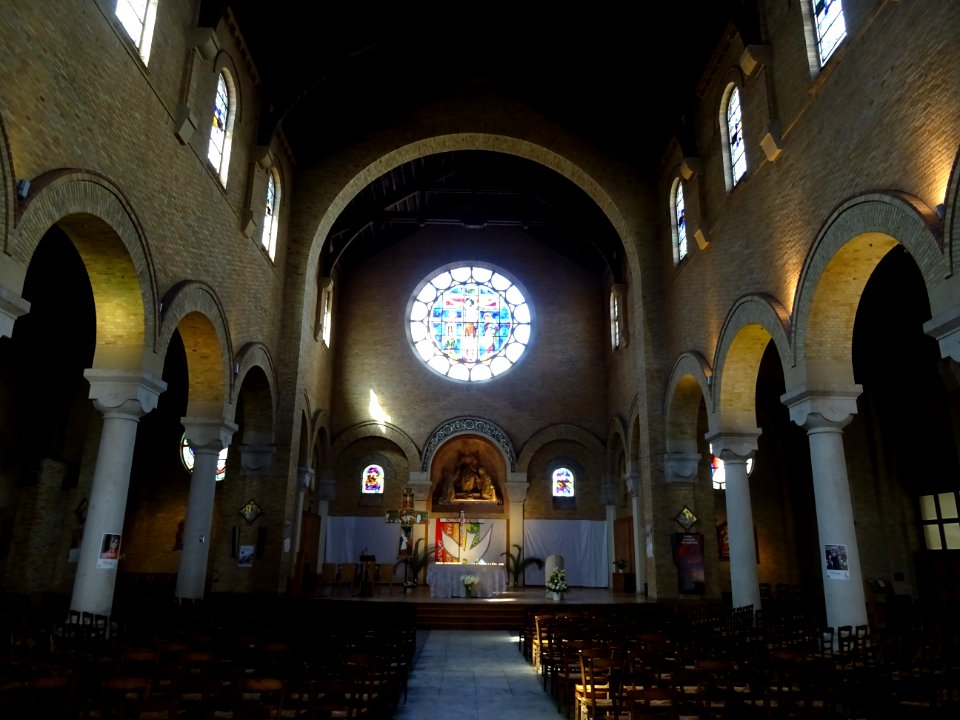 Nef de l'Eglise Notre-Dame-du-Rosaire, 194 rue Raymond-Los… 