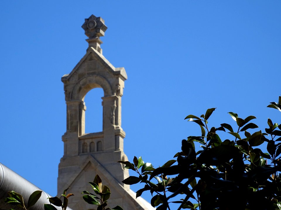 L'étoile au sommet de la chapelle de l'hôpital St Joseph, … 
