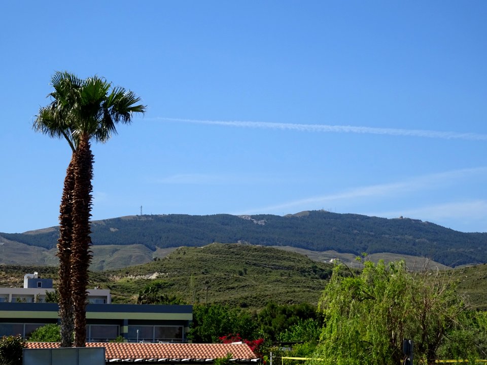 Le mont Sympetro depuis les jardins de l'hôtel à Psalidi, … 