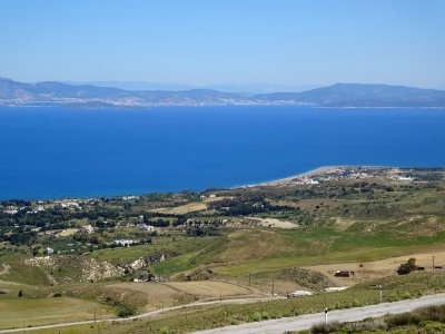 Depuis le mont Sympetro, vue sur la côte Est de l'île de K… 
