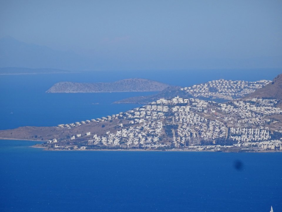 Depuis le mont Sympetro, vue sur la côte de la Turquie 