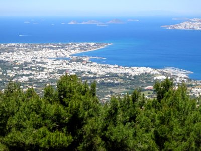 Depuis le mont Sympetro, vue sur la ville de Kos, la mer, … 