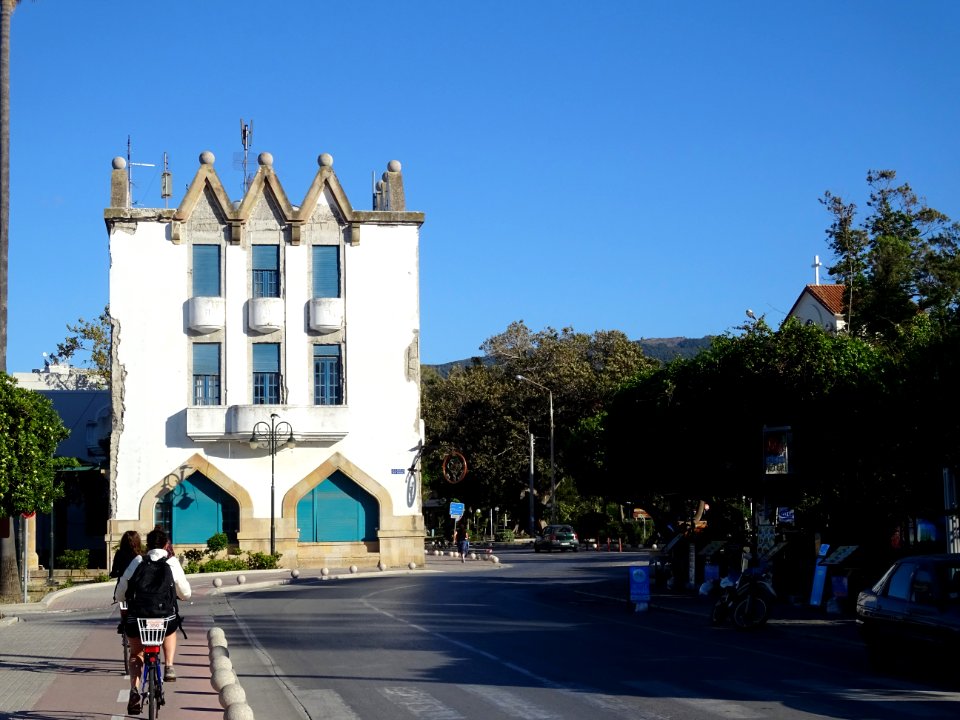 Bâtiment à identifier à la sortie de la ville de Kos, île … 