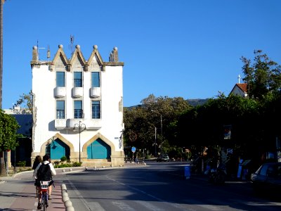 Bâtiment à identifier à la sortie de la ville de Kos, île … 