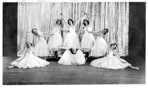 Ballerinas costume retro