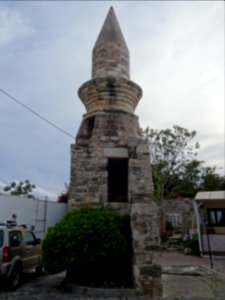 Minaret de l'ancienne mosquée Eski Cami, sur la Platia Dia… 