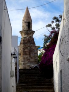 Minaret de l'ancienne mosquée Eski Cami, sur la Platia Dia… 