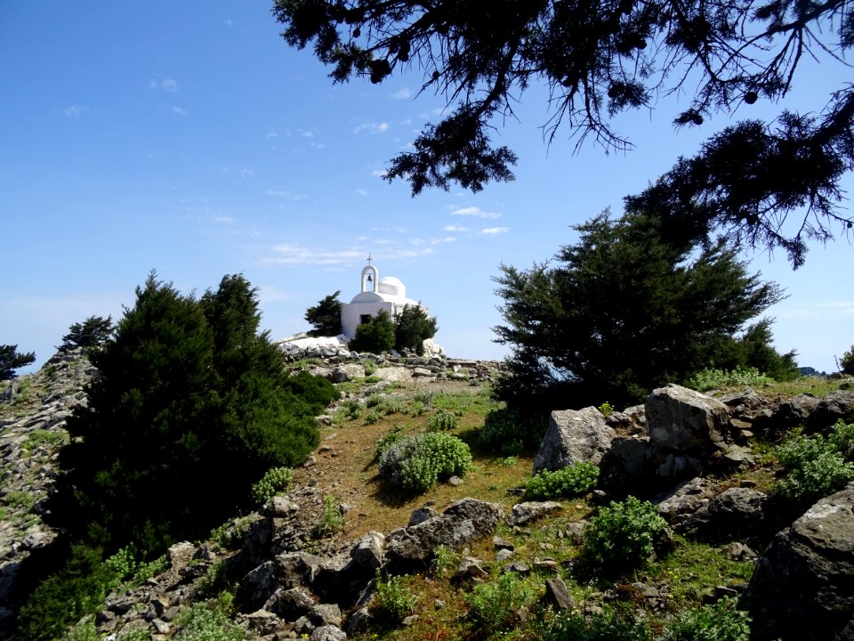 La chapelle Christos Dikaios (Christ le Juste) au sommet d… 